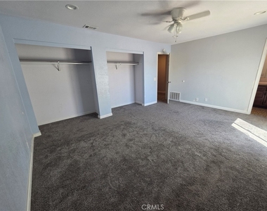 696 Tilia Street - Photo Thumbnail 9