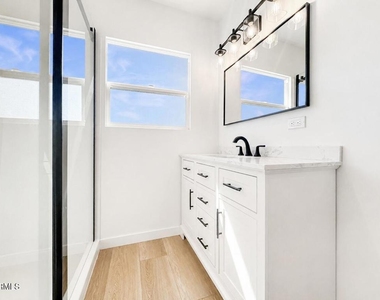 3529 Market Street - Photo Thumbnail 9