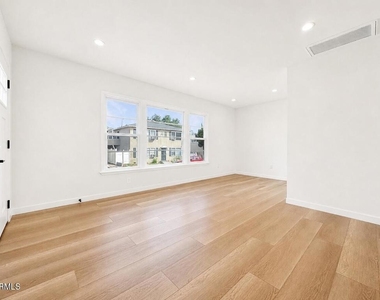 3529 Market Street - Photo Thumbnail 5