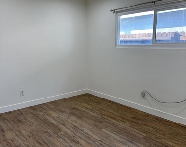 424 N Craig Avenue - Photo Thumbnail 11