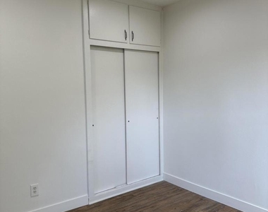 424 N Craig Avenue - Photo Thumbnail 13