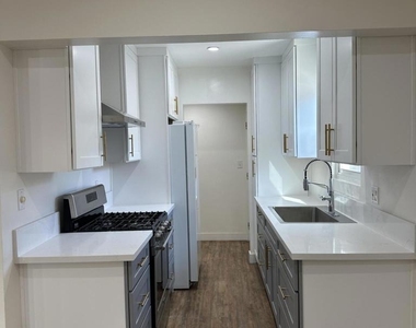 424 N Craig Avenue - Photo Thumbnail 4