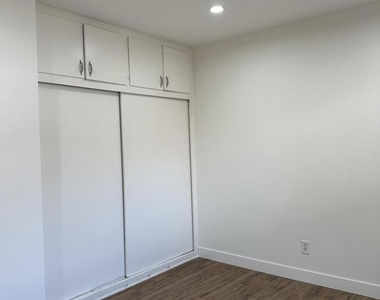 424 N Craig Avenue - Photo Thumbnail 15