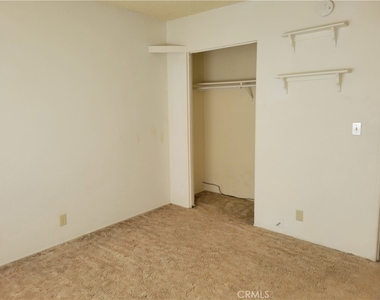 5740 Wynoka - Photo Thumbnail 12