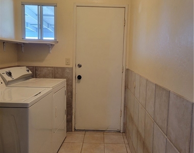 5740 Wynoka - Photo Thumbnail 6