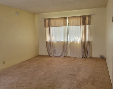5740 Wynoka - Photo Thumbnail 5