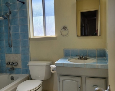 5740 Wynoka - Photo Thumbnail 10