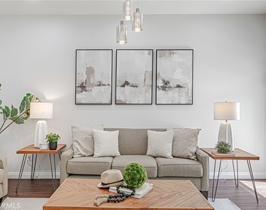 15230 Riviera Lane - Photo Thumbnail 6
