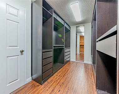 15230 Riviera Lane - Photo Thumbnail 20