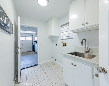 15230 Riviera Lane - Photo Thumbnail 12