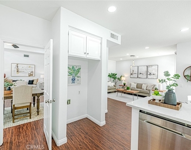 15230 Riviera Lane - Photo Thumbnail 9