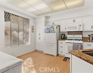 17 Coronado Cay Lane - Photo Thumbnail 7
