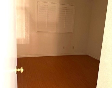 11347 Elwood Avenue - Photo Thumbnail 11
