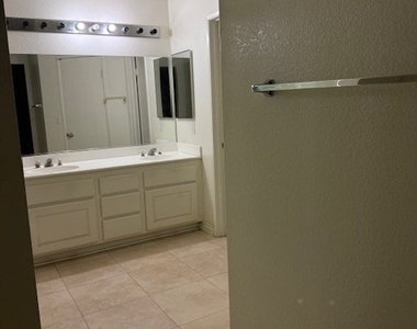 11347 Elwood Avenue - Photo Thumbnail 16