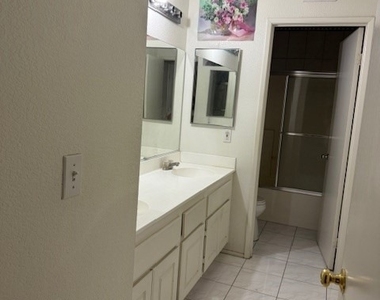 11347 Elwood Avenue - Photo Thumbnail 8