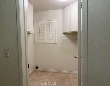 11347 Elwood Avenue - Photo Thumbnail 13