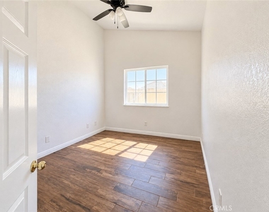 503 E 1st Street - Photo Thumbnail 15