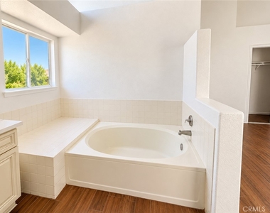 503 E 1st Street - Photo Thumbnail 17
