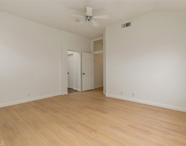 70 Shearwater Place - Photo Thumbnail 16