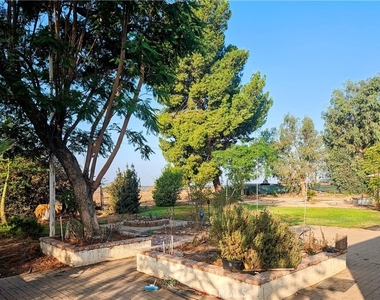 8926 Kennedy - Photo Thumbnail 8