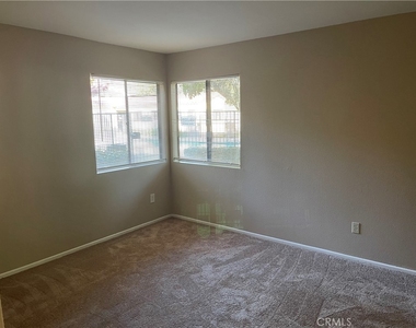 1132 W Blaine Street - Photo Thumbnail 8
