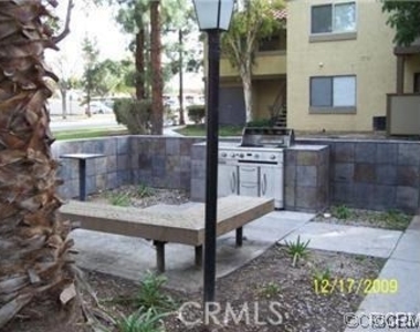 1132 W Blaine Street - Photo Thumbnail 2
