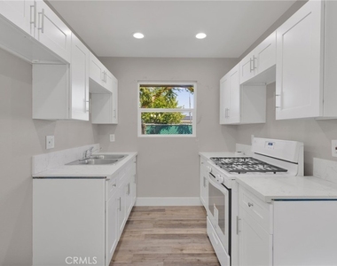 24523 Myers Ave - Photo Thumbnail 4