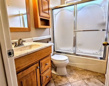 8429 Snow View - Photo Thumbnail 19