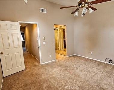 8429 Snow View - Photo Thumbnail 11