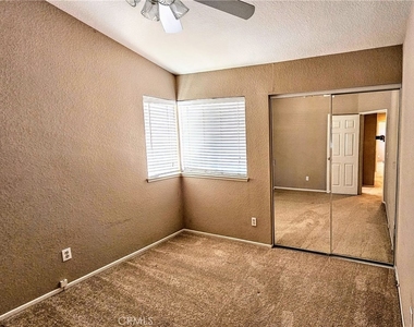 8429 Snow View - Photo Thumbnail 17