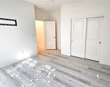 16736 Stags Leap - Photo Thumbnail 13
