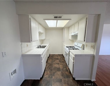 695 Massachusetts Avenue - Photo Thumbnail 5