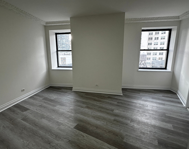 50 West 34th Street - Photo Thumbnail 2