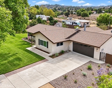 1404 Highridge Street - Photo Thumbnail 4