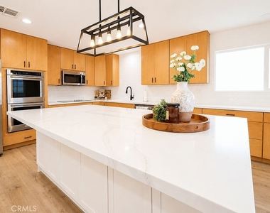 1404 Highridge Street - Photo Thumbnail 8