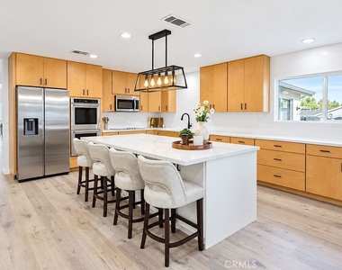 1404 Highridge Street - Photo Thumbnail 9
