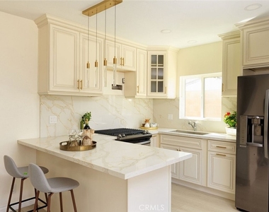 1737 N Lima St - Photo Thumbnail 4