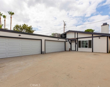 821 N Maple - Photo Thumbnail 1