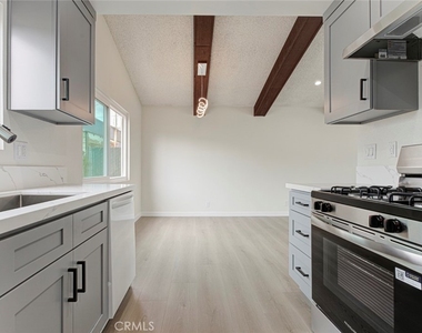 821 N Maple - Photo Thumbnail 9