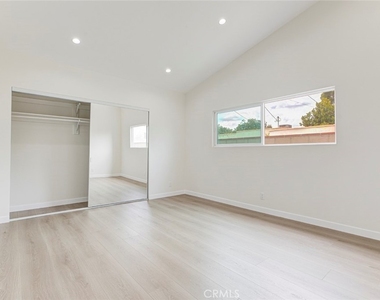 821 N Maple - Photo Thumbnail 13