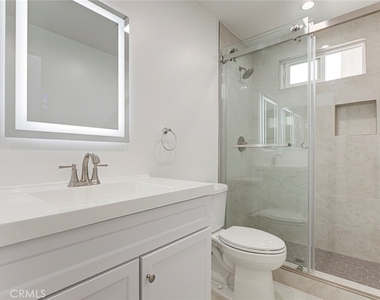 821 N Maple - Photo Thumbnail 17