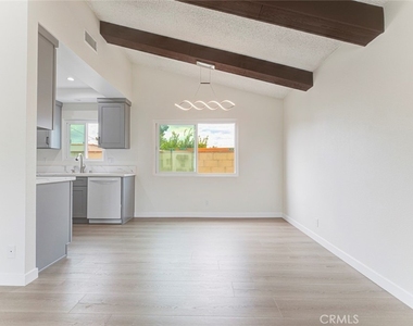 821 N Maple - Photo Thumbnail 5