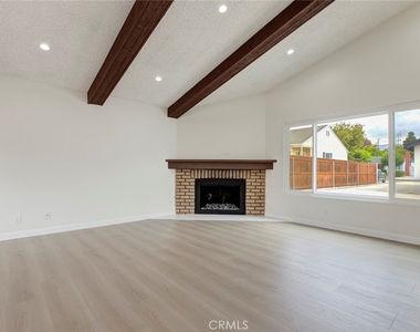 821 N Maple - Photo Thumbnail 4