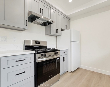 821 N Maple - Photo Thumbnail 7