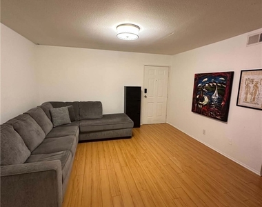 7641 Reseda Blvd - Photo Thumbnail 1