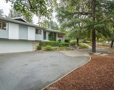 931 Vista Del Valle - Photo Thumbnail 2