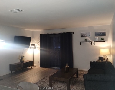 149 W 6th - Photo Thumbnail 1