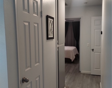 149 W 6th - Photo Thumbnail 8