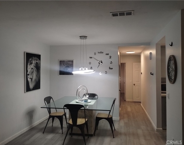 149 W 6th - Photo Thumbnail 3