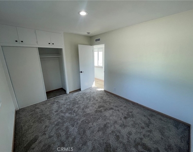 215 11th Street - Photo Thumbnail 6